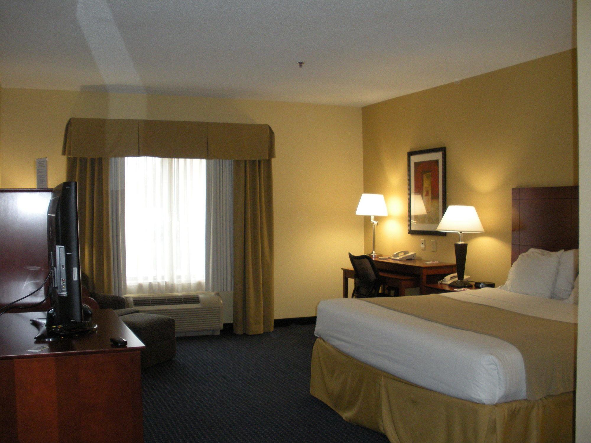 Holiday Inn Express Hotel & Suites Anniston/Oxford By Ihg Esterno foto