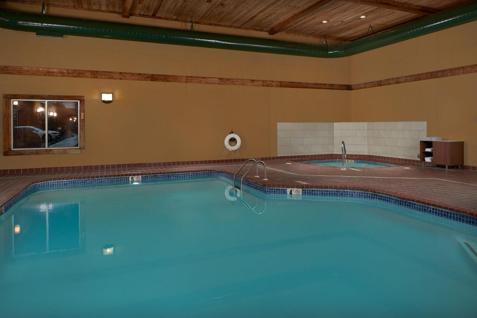 Holiday Inn Express Hotel & Suites Anniston/Oxford By Ihg Esterno foto