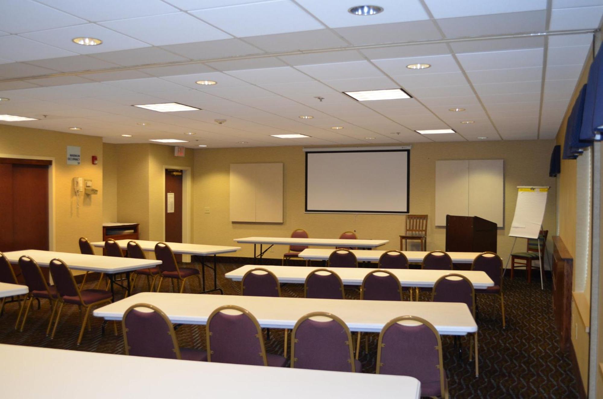 Holiday Inn Express Hotel & Suites Anniston/Oxford By Ihg Esterno foto