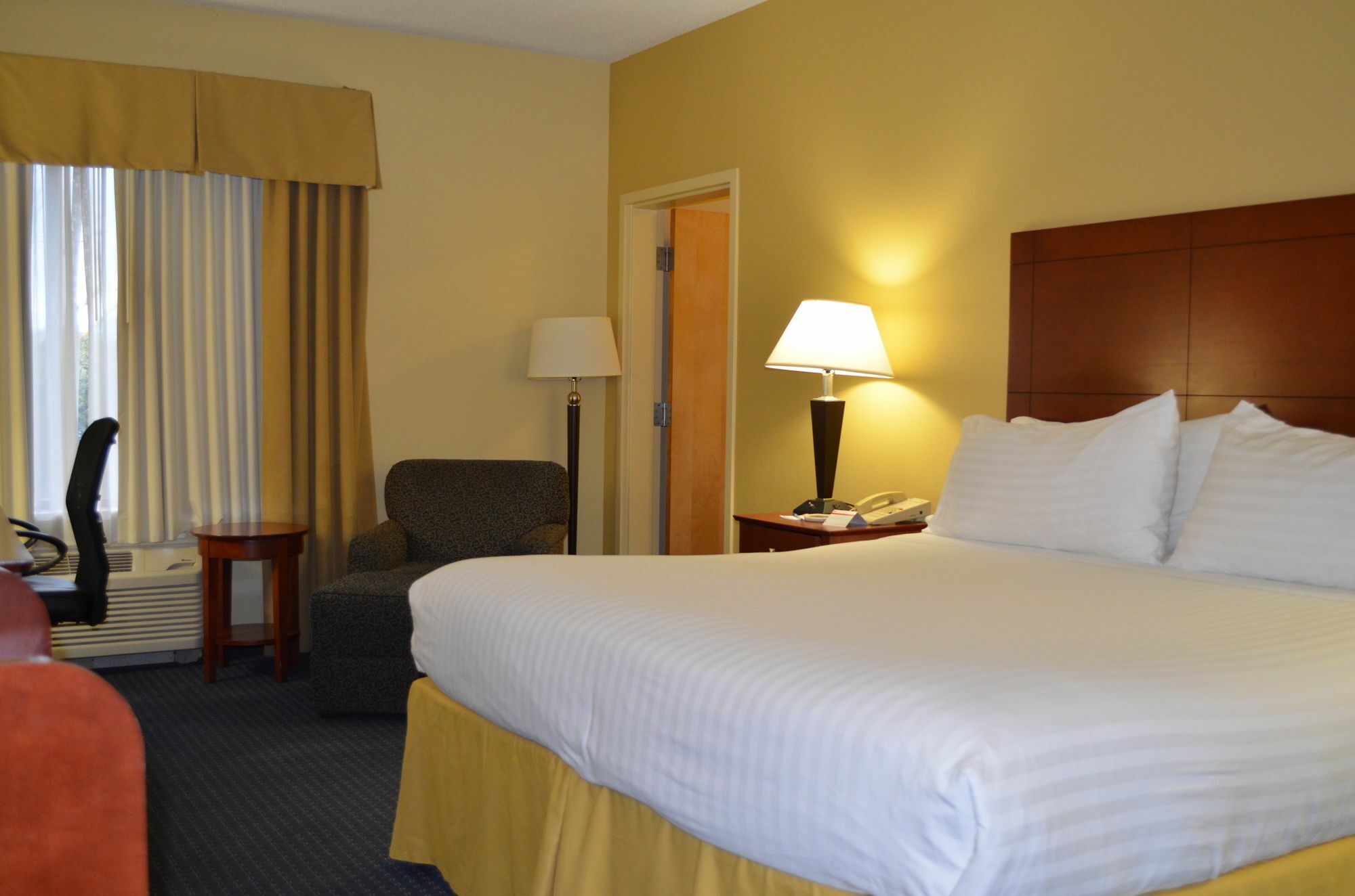 Holiday Inn Express Hotel & Suites Anniston/Oxford By Ihg Esterno foto