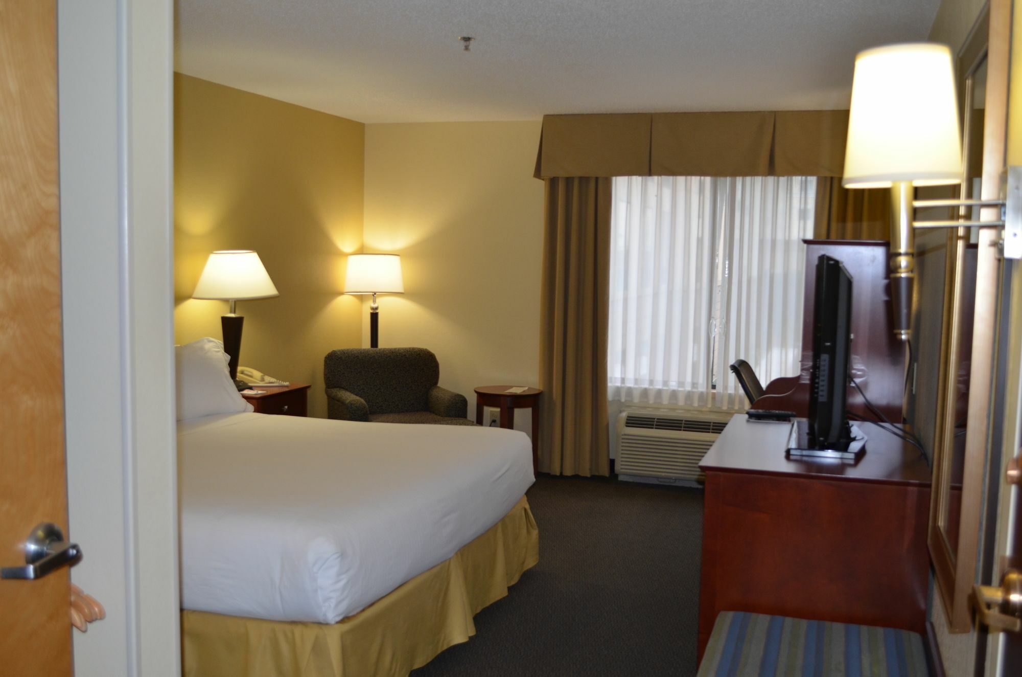 Holiday Inn Express Hotel & Suites Anniston/Oxford By Ihg Esterno foto